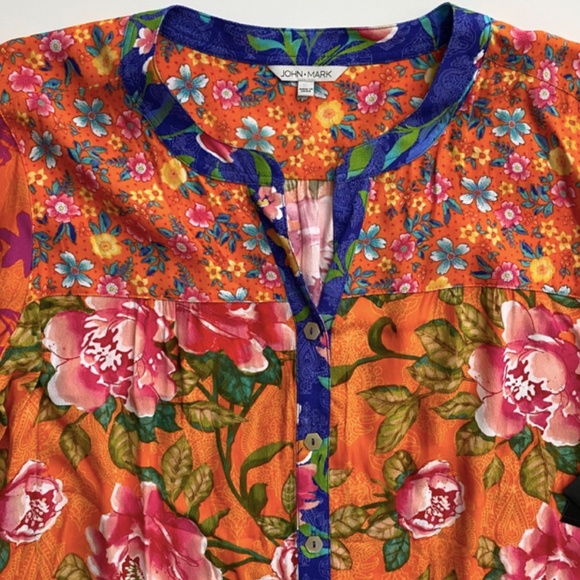 John Mark Top Printed Split V-Neck 3/4 Sleeve Hi-Low Hem Button-Front Blouse - Picture 2 of 4